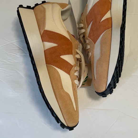 New Balance Sneakers 327 men MS327WC Size 9.5 New With Tags Macadamia - Picture 12 of 13